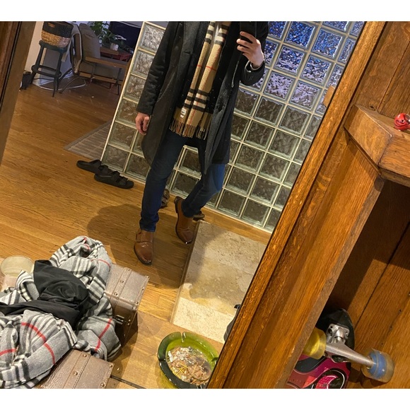 Meet your Posher, Jared - Picture 2 of 2